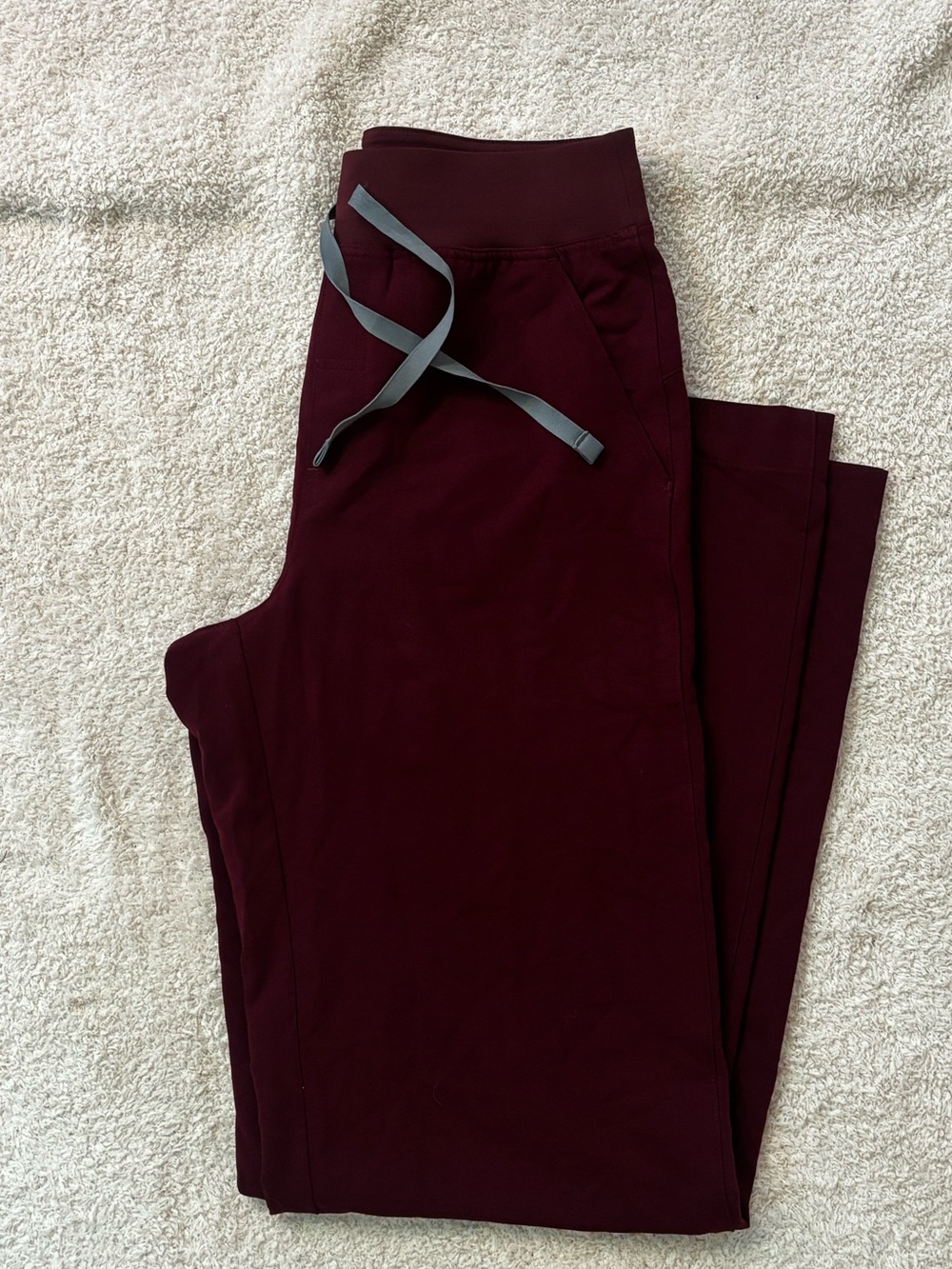 Figs Women’s Burgundy Yola High Rise Scrub pants size small